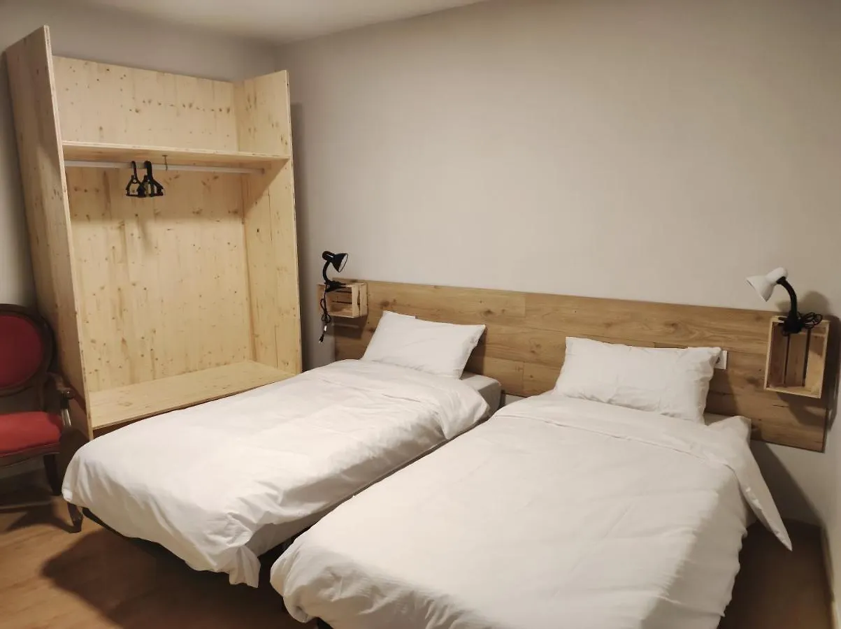 Apt 1 Acollidor Al Centre Historic De Vic Aptgarbi 0*,  Spain