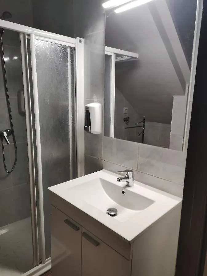 Apt 1 Acollidor Al Centre Historic De Vic Aptgarbi 0*,  Spain